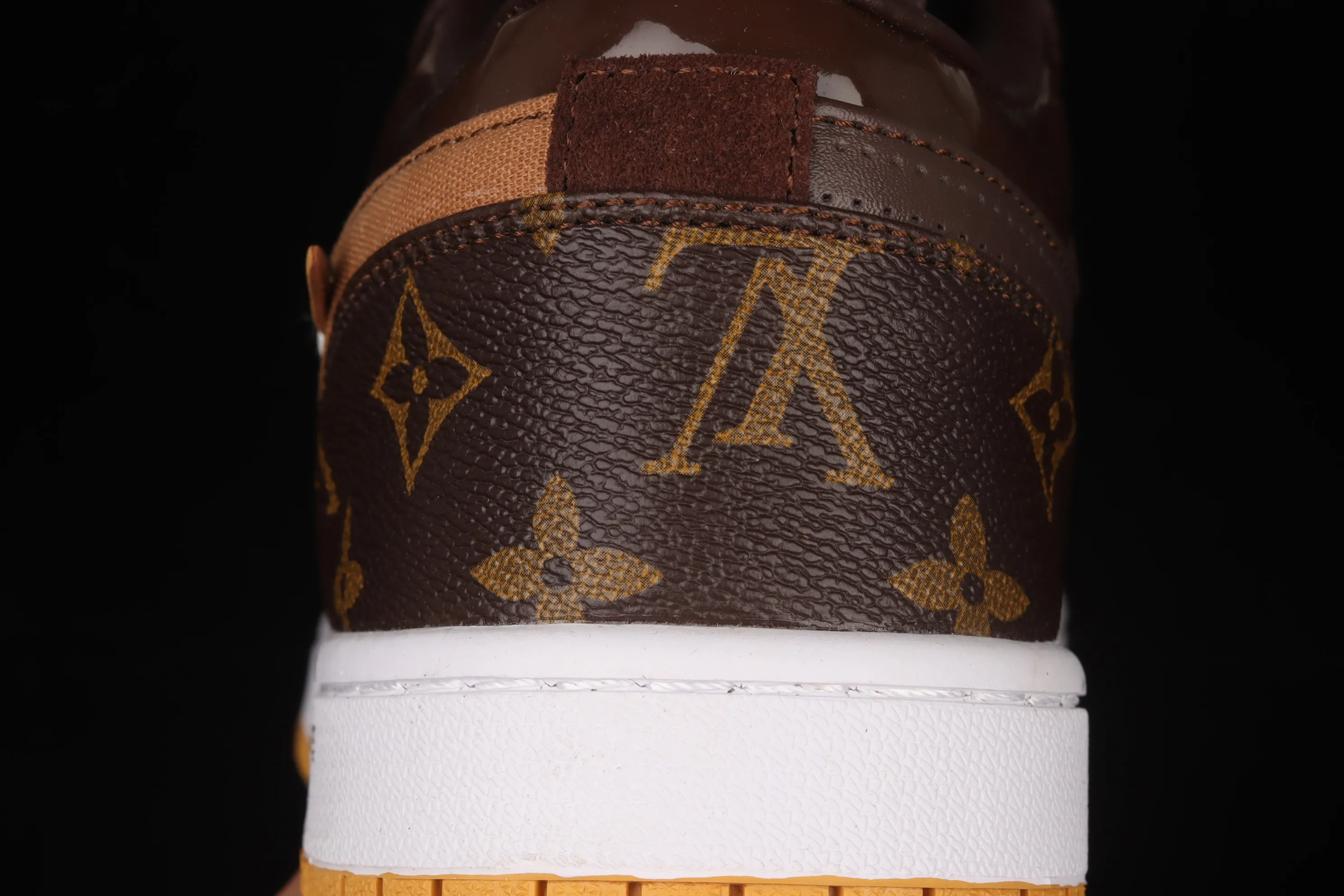 All Categories Air Jordan Jordan Series Basketball Shoes Air Jordan 1 Low Air Jordan 1 AJ1 Joe 1 Donkey Brand Co-branded Customized Low-top Basketball Shoes 554724-555